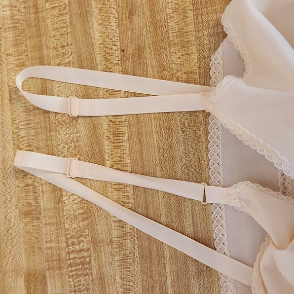 VTG LORRAINE Women’s Lace Trim Full Slip Nightgown, size 36 Tall - Picture 12 of 12